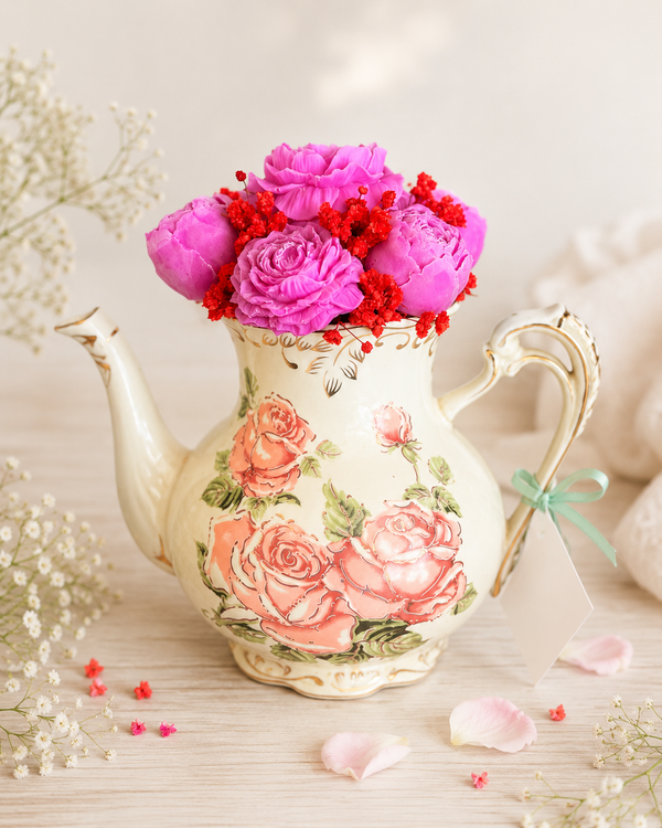 Vintage Teapot (red)